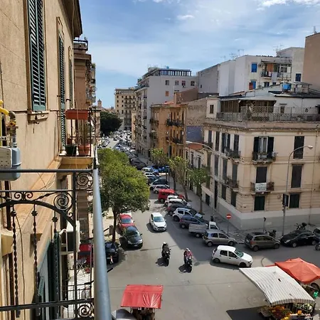 Casa Teatro Massimo Homestay